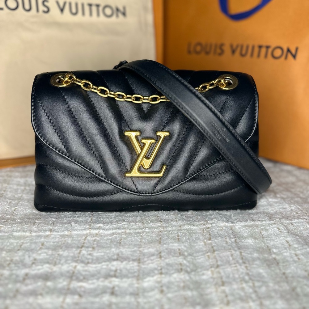 Louis Vuitton New Wave Chain Bag mm Black Cowhide